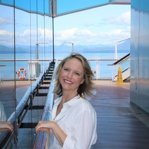 Meet your Posher, Angela